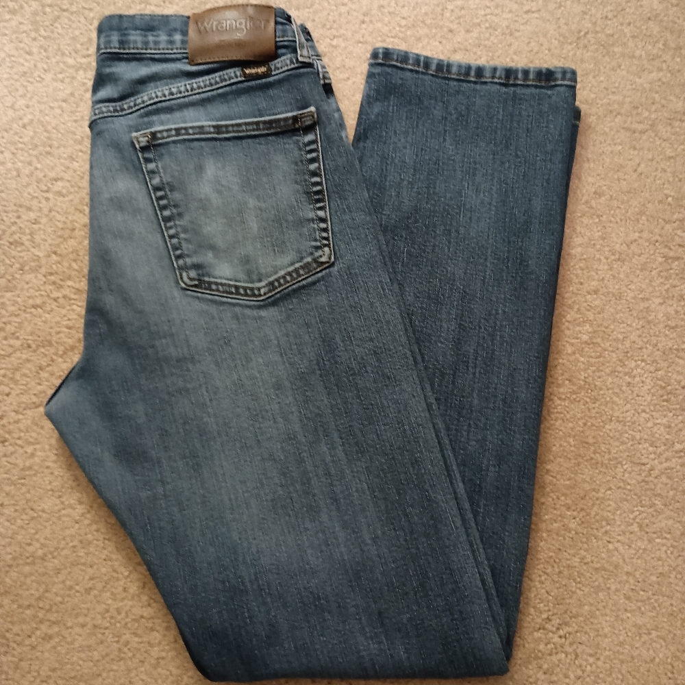 Wrangler‎ Mens Straight-Leg Blue Jeans with Medium Wash 32X32